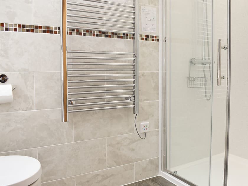 En-suite | North Barn - Monkleigh Court, Monkokehampton, near Okehampton