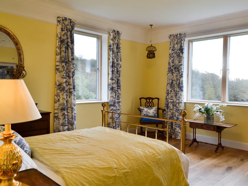 Bedroom 1, 1st floor | Wester Auchleuchrie, Memus, near Kirriemuir