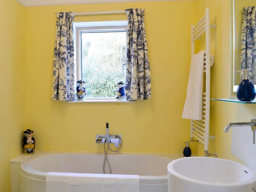 First floor bathroom | Wester Auchleuchrie, Memus, near Kirriemuir