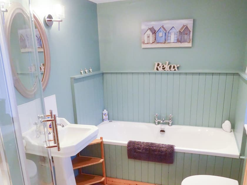 Bathroom | Crosskeys Cottage, Glen Fruin, by Helensburgh