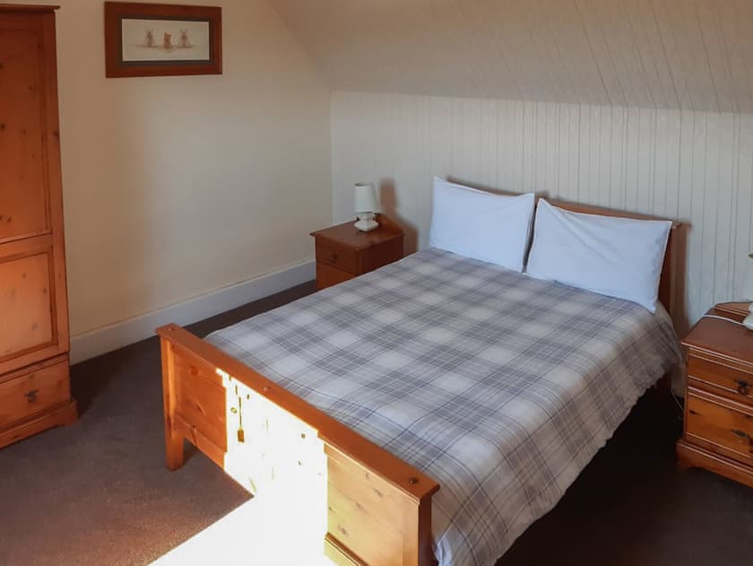 Double bedroom | Old Barn Farmhouse - Old Barn Farm, Uplawmoor, near Paisley