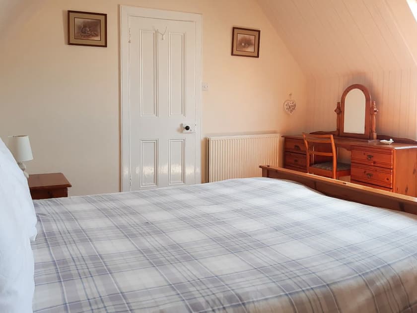 Double bedroom | Old Barn Farmhouse - Old Barn Farm, Uplawmoor, near Paisley