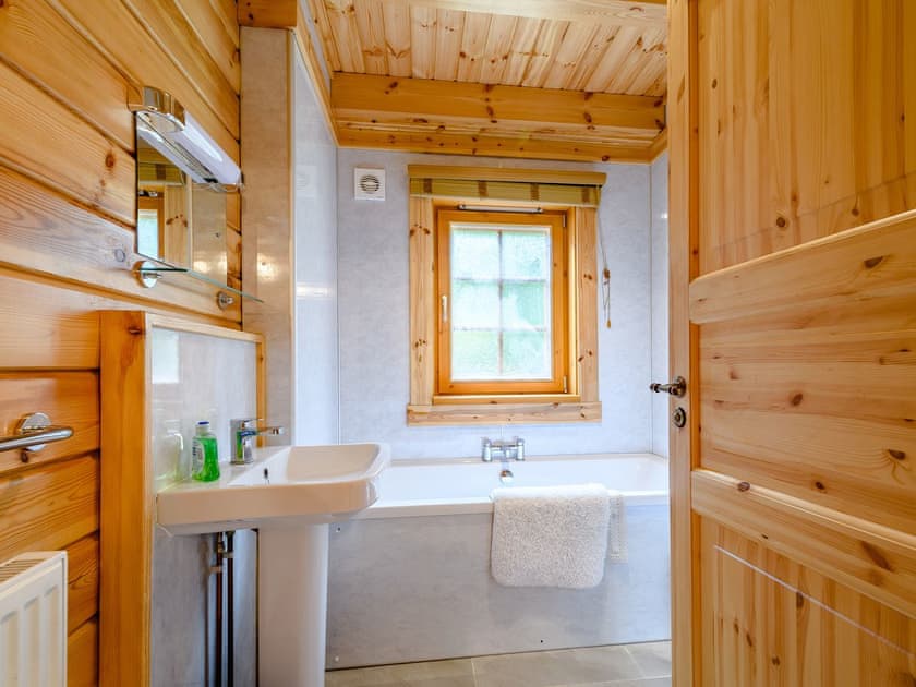 Bathroom | Larch - Archarn Estate Lodges, Killin, near Crianlarich