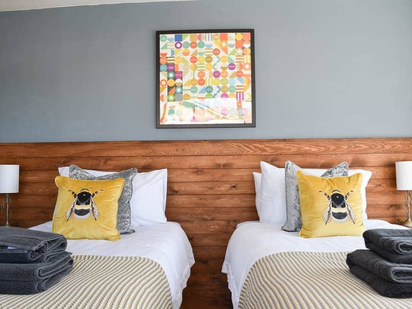 Twin bedroom | Keepsake View, Matlock