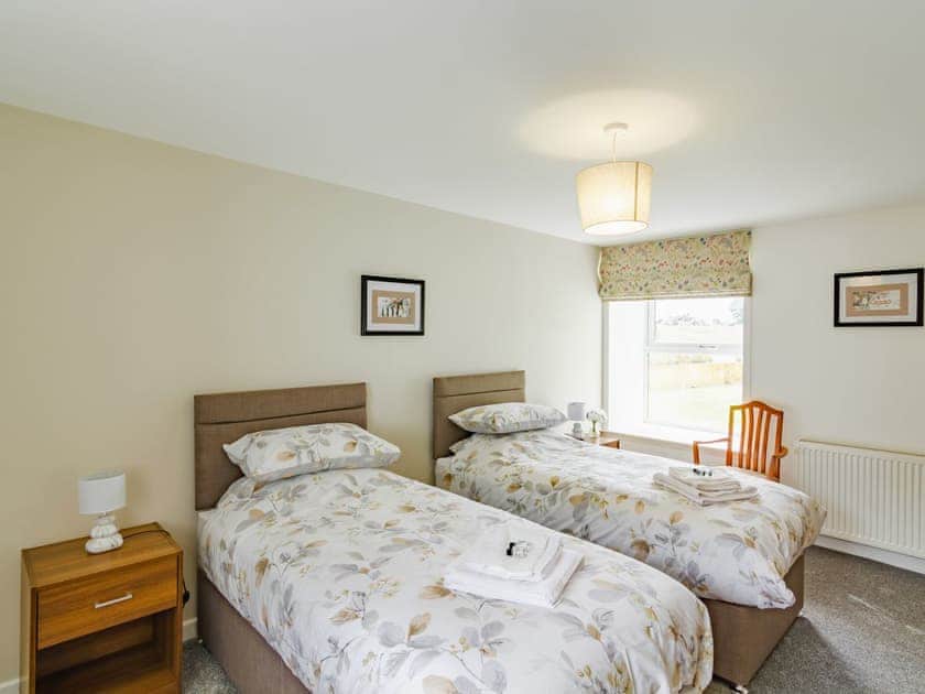 Twin bedroom | Easter Caiplich - Dalnagar Castle And Cottages, Glenshee, near Blairgowrie