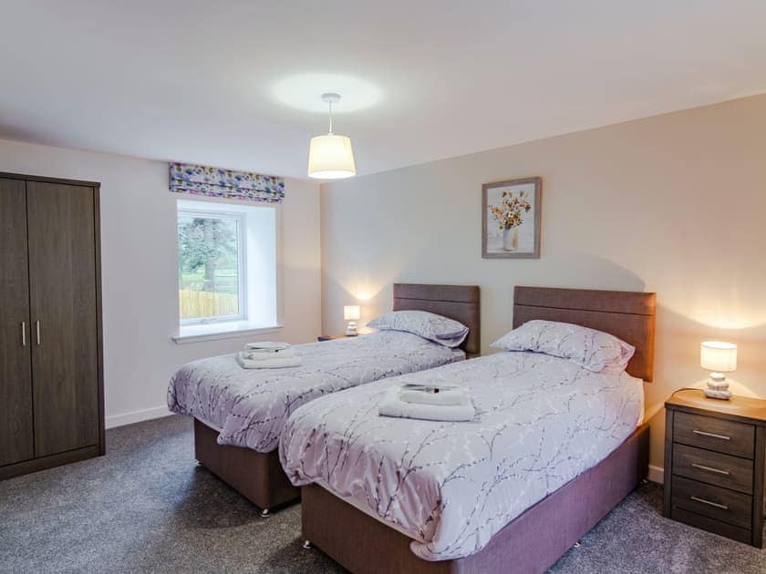 Twin bedroom | Wester Caiplich - Dalnaglar Castle and Cottages, Glenshee, near Blairgowrie
