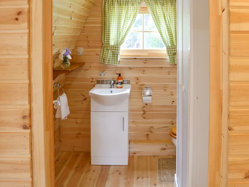 Shower room | The Squirrel’s (Strelley Barn), Woodham Mortimer, near Maldon