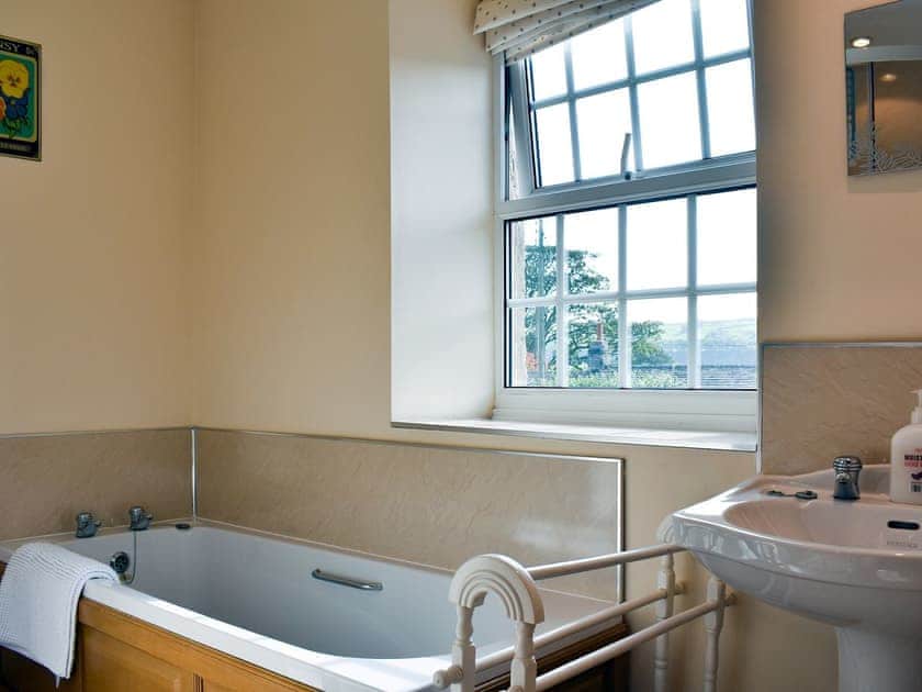 Bathroom | Gran’s Cottage, Askrigg