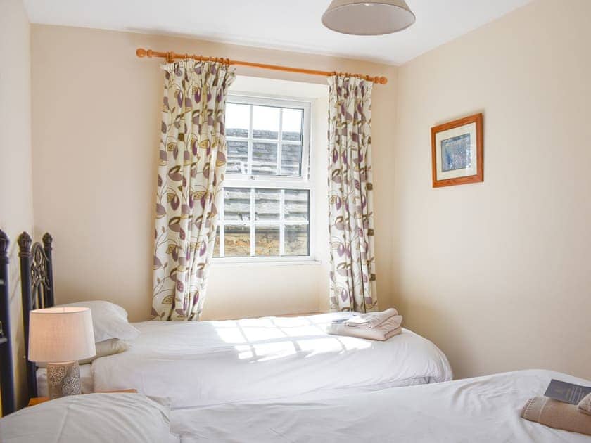 Twin bedroom | Gran’s Cottage, Askrigg