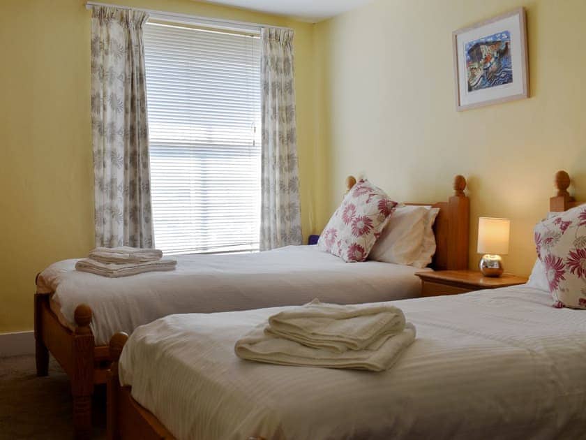 Twin bedroom | Old Town Cottage, Sidmouth