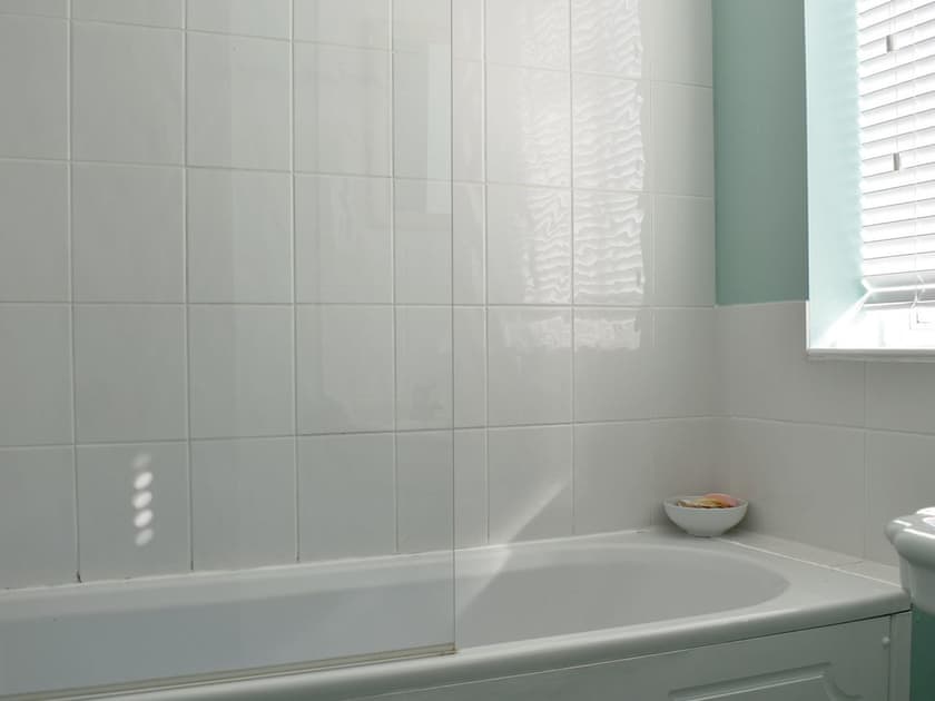Bathroom | Old Town Cottage, Sidmouth