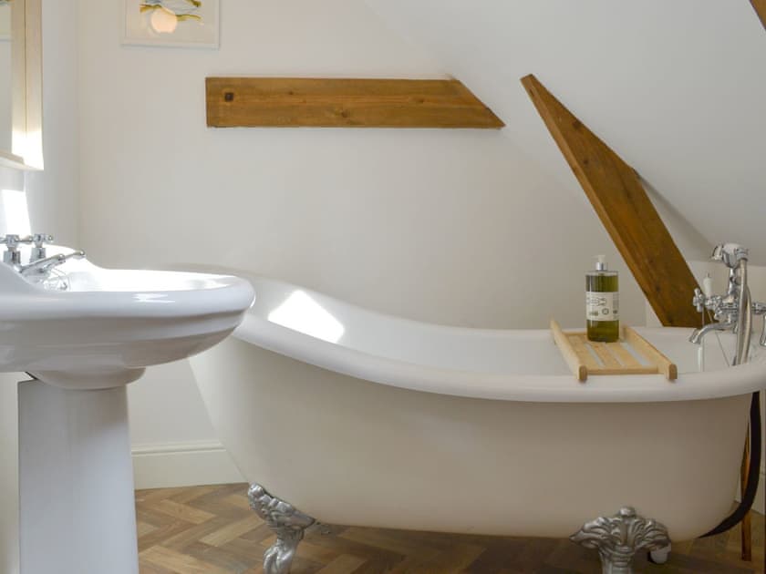 Bathroom | Printmakers Cottage, Bellanoch, near Lochgilphead