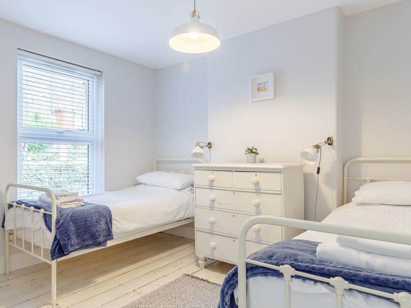 Twin bedroom | Tell Tails, Victoria Road