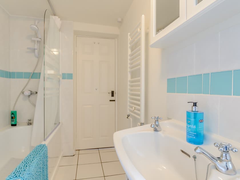 Bathroom | Miller’s Cottage, Belford