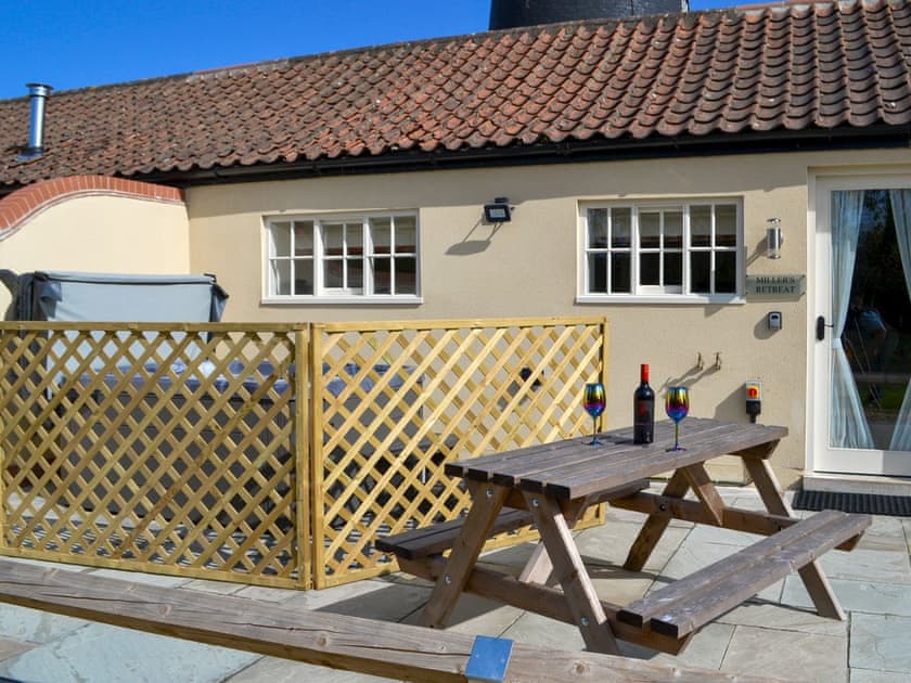 Exterior | Miller’s Retreat - Windmill Barns, Heapham, near Gainsborough