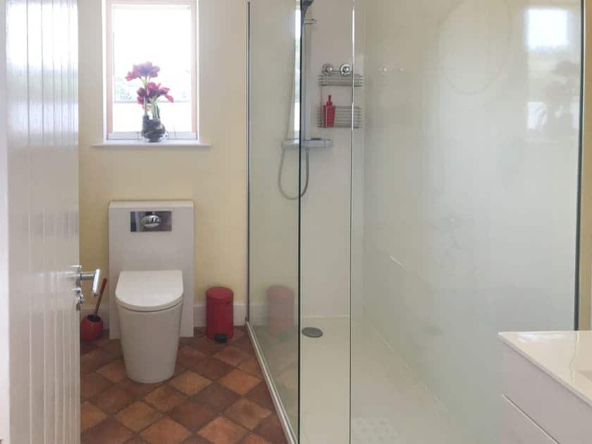 Ground floor shower room | Wester Auchleuchrie, Memus, near Kirriemuir