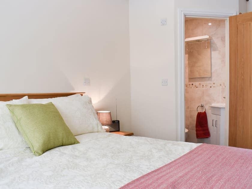 Double bedroom | Cedar Barn, Lovington, near Somerton