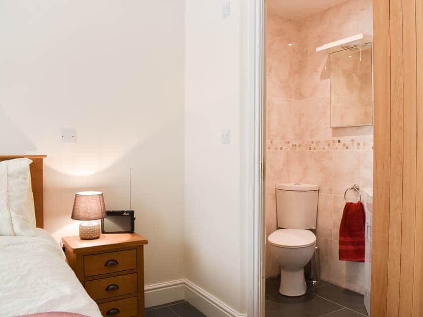 Double bedroom | Cedar Barn, Lovington, near Somerton
