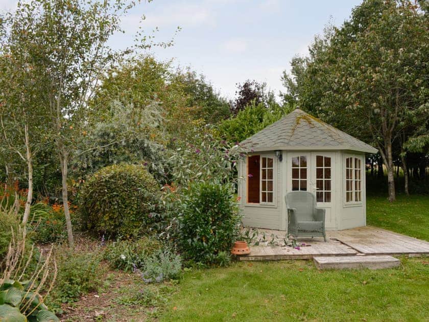 Summerhouse | Grange Loft - Grange Holidays, Dundee