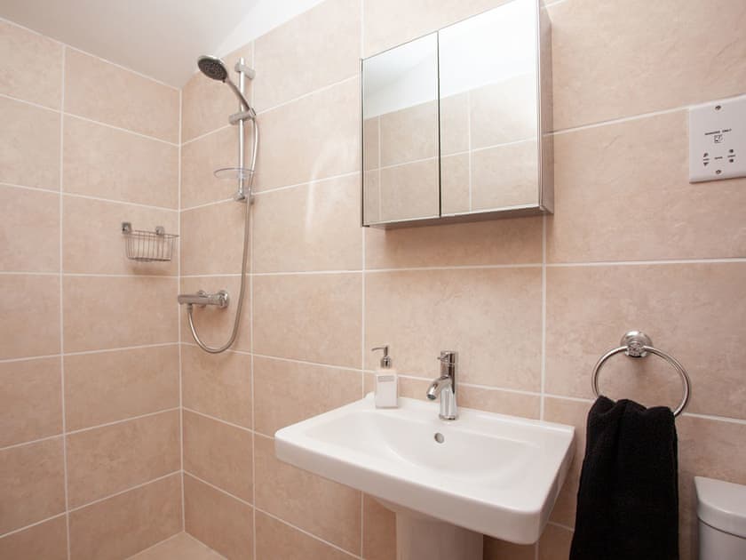 Wet room | Poppy Cottage - Manor Farm, Locking, near Weston-Super-Mare