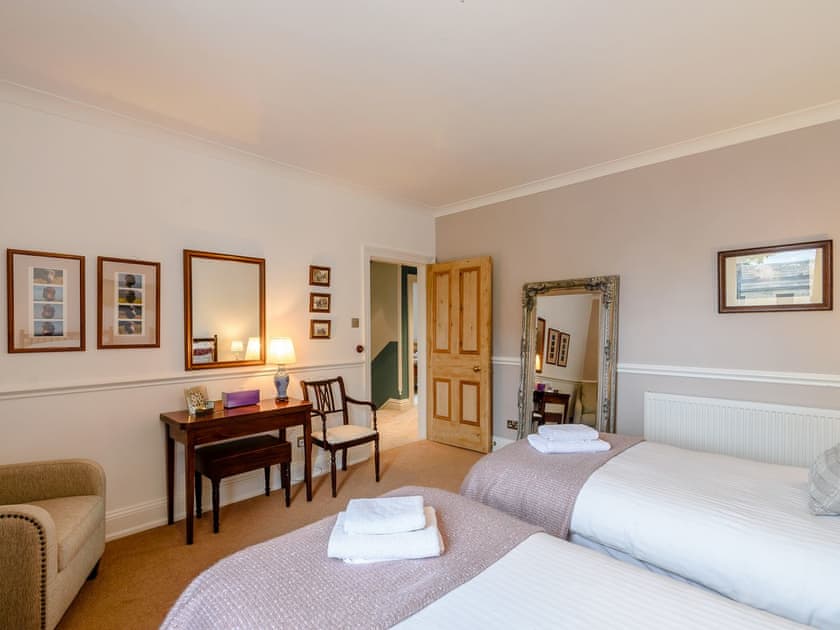 Twin bedroom | Temple House, West Burton