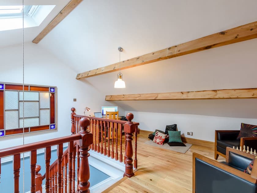 Landing | Temple House, West Burton