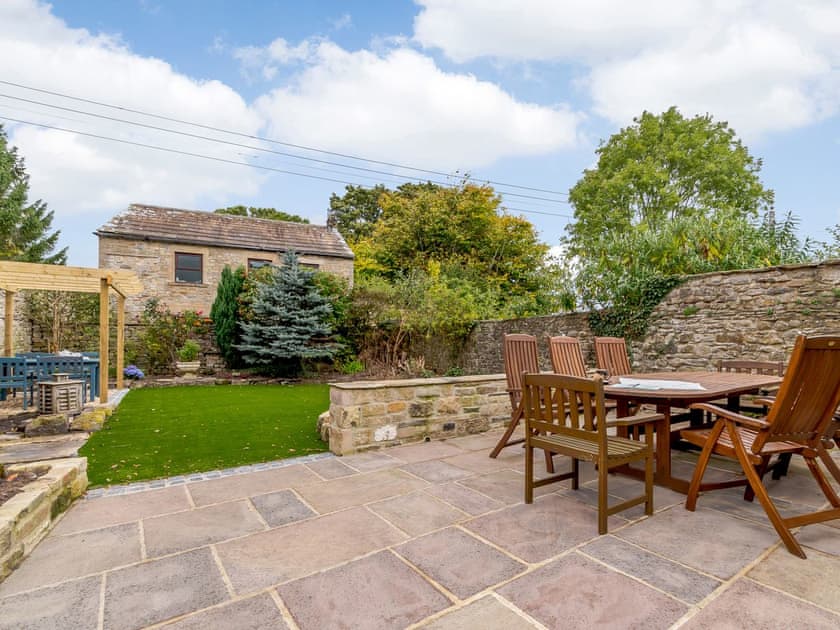 Outdoor area | Temple House, West Burton
