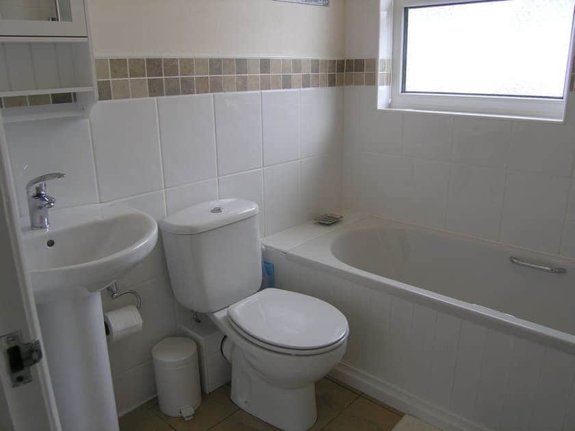 Bathroom | Badger Cottage, Ambleside