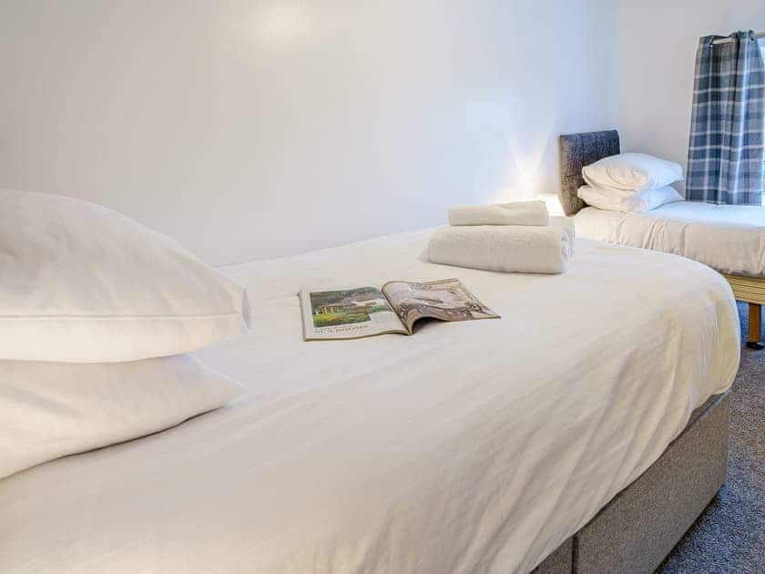 Twin bedroom | Fron Towyn Cottage, New Quay