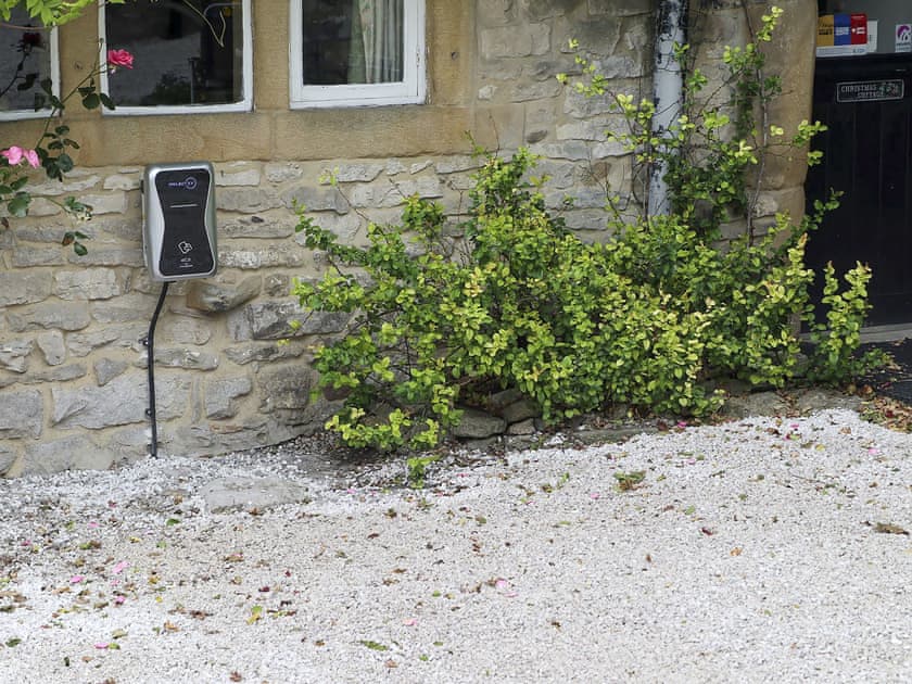 Untethered 7kW Electric Car Charger | April Cottage, Yougrave, near Bakewell
