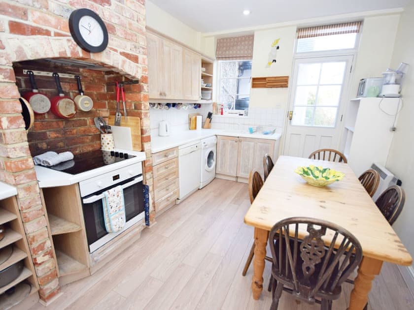 Kitchen/diner | Pepper Pot Cottage, Compton, near Chichester