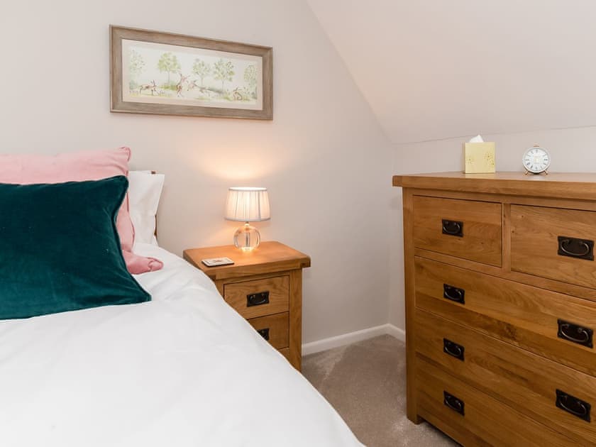 Twin bedroom | Well Cottage, Cottesmore, near Oakham