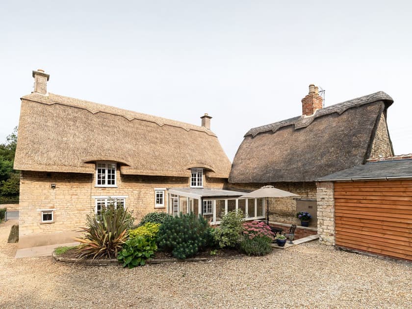 Parking | Well Cottage, Cottesmore, near Oakham
