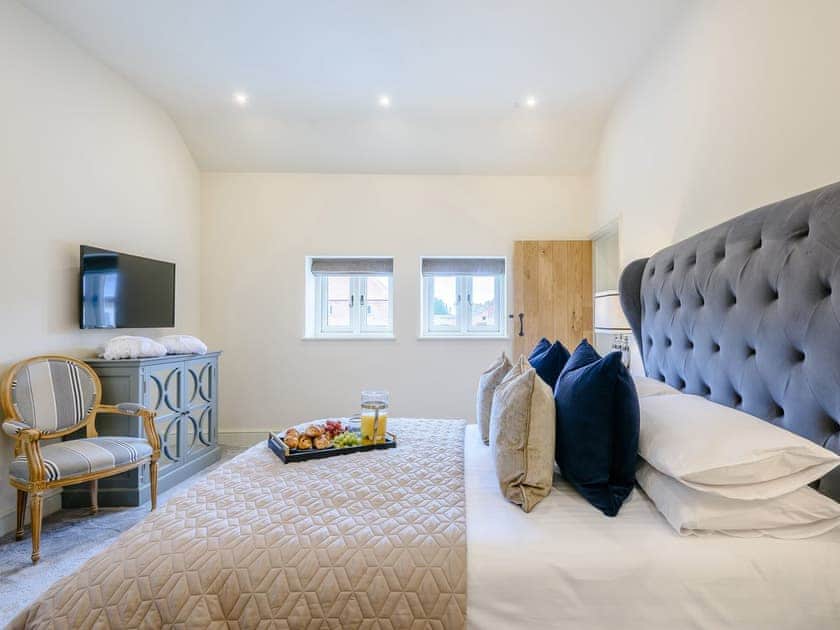 Double bedroom | Enchanted Cottage - Salhouse Hall, Salhouse, near Norwich