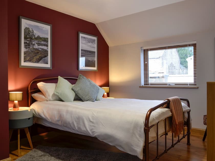 Double bedroom | Howe Cottage, Laurencekirk, near Montrose