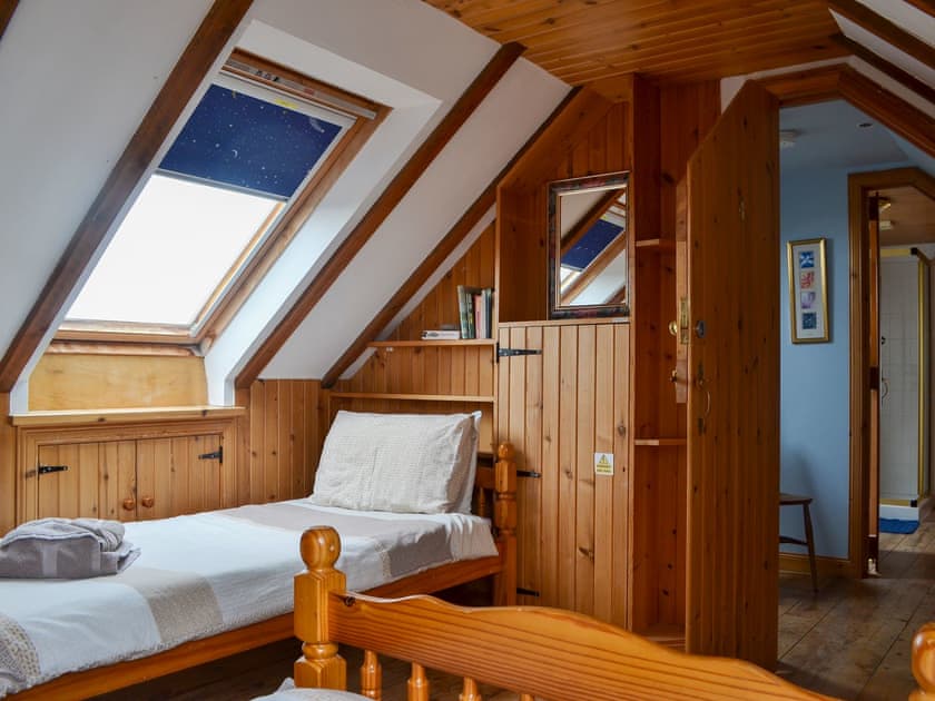 Twin bedroom | Sunrise Apartment, Lochmaddy