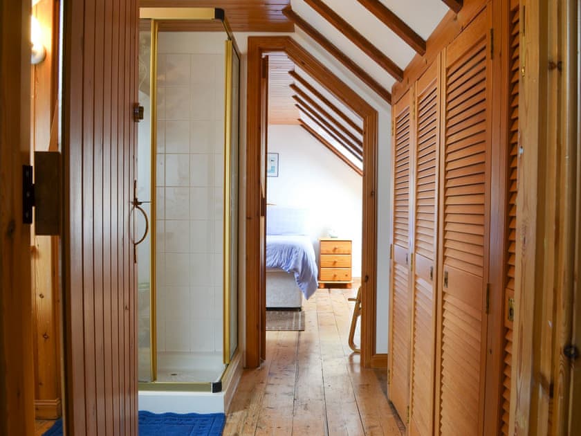En-suite | Sunrise Apartment, Lochmaddy