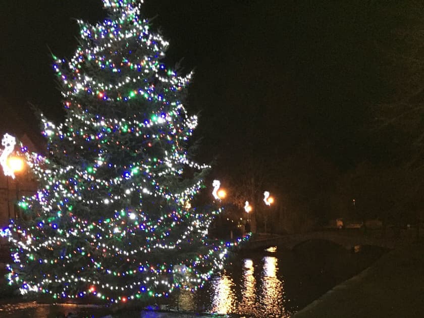 Local festive scene | Alderley House, Bourton-on-the-Water