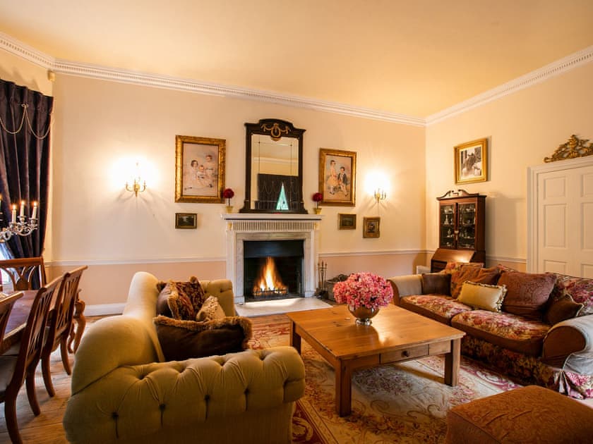 Living room/dining room | Walcot Hall, Alkborough, near Scunthorpe