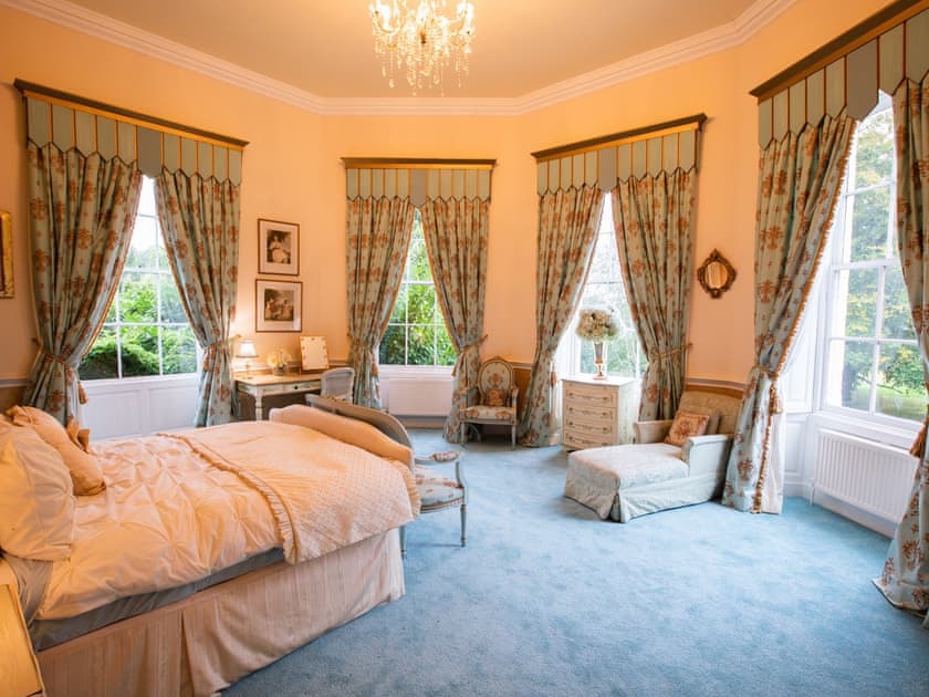 Double bedroom | Walcot Hall, Alkborough, near Scunthorpe