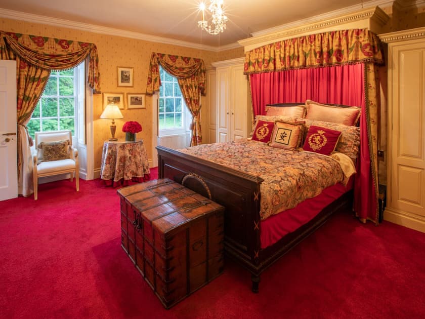 Double bedroom | Walcot Hall, Alkborough, near Scunthorpe