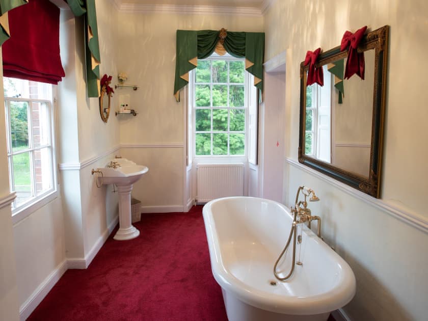 Bathroom | Walcot Hall, Alkborough, near Scunthorpe
