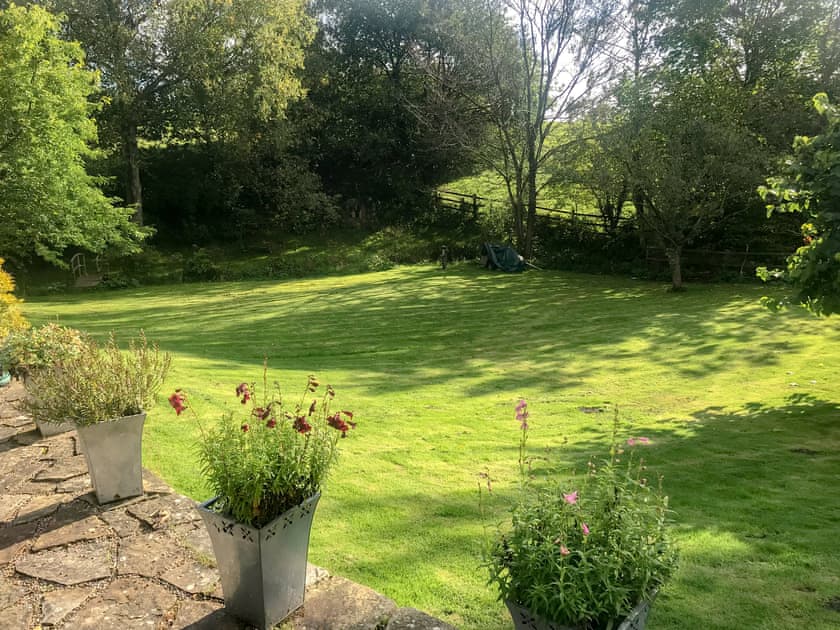 Garden and grounds | Milkmaids Cottage - Church Farm Cottages, Kniveton, near Ashbourne