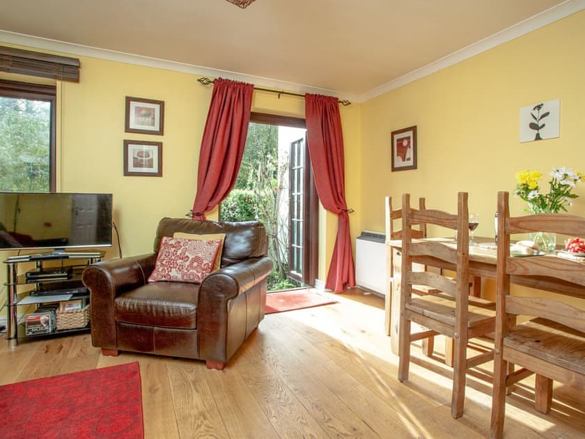 Living room/dining room | Ted ’n’ Betty’s, Buckfastleigh