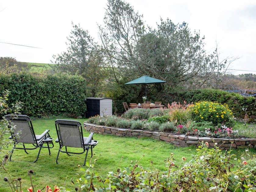Sitting-out-area | Greenbank Farm, Nanpean, near St Austell