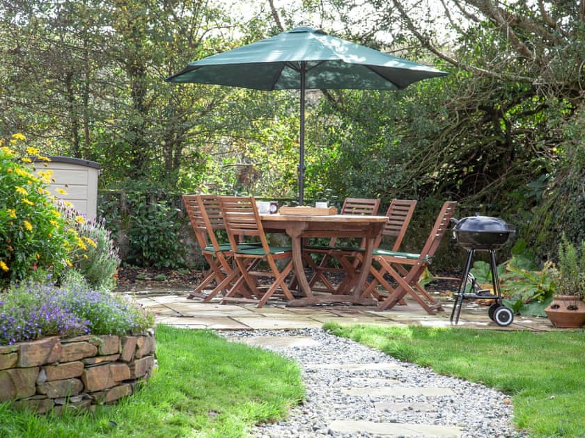 Sitting-out-area | Greenbank Farm, Nanpean, near St Austell
