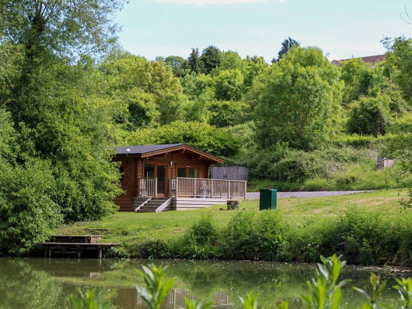 Garden and grounds | Kingfisher - Viaduct Fisheries, Somerton