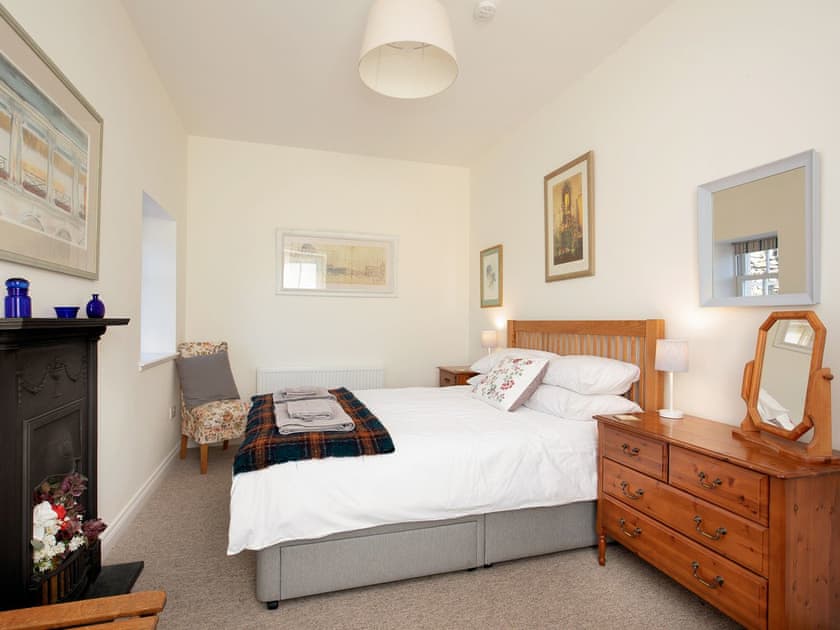 Comfortable double bedroom | Nettlebush Cottage - Drumelzier Place Farm, Drumelzier, near Peebles