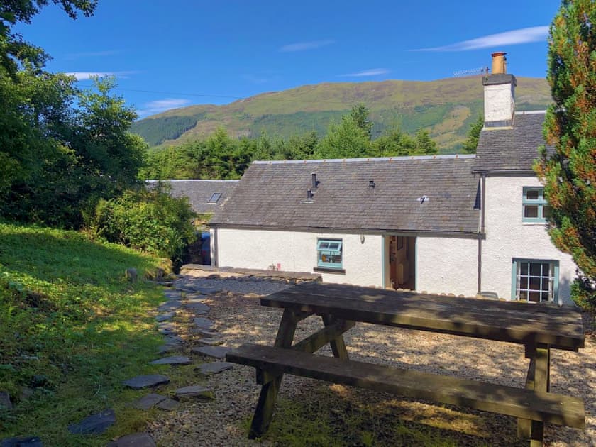 Back garden picnic bench | Glencoe Haven, Ballachulish, near Glencoe