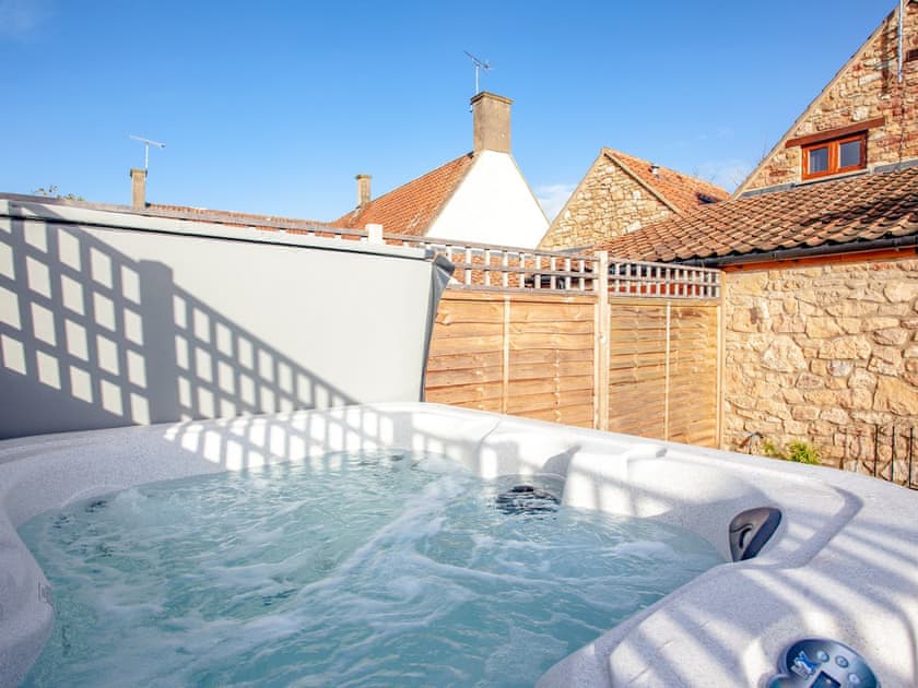 Hot tub | Poppy Cottage - Manor Farm, Locking, near Weston-Super-Mare